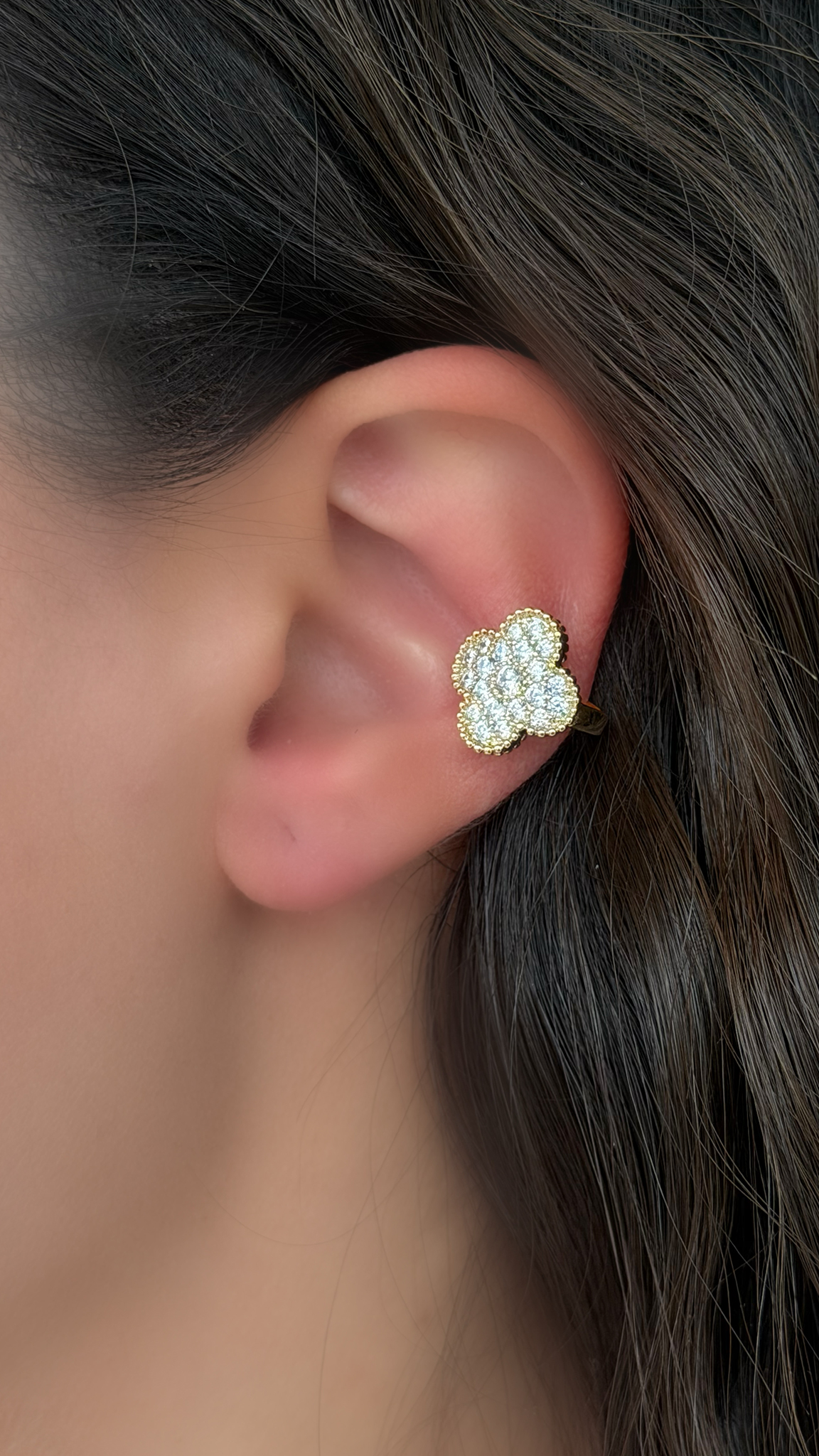 Yonca Taşlı Kıkırdak Gold Küpe