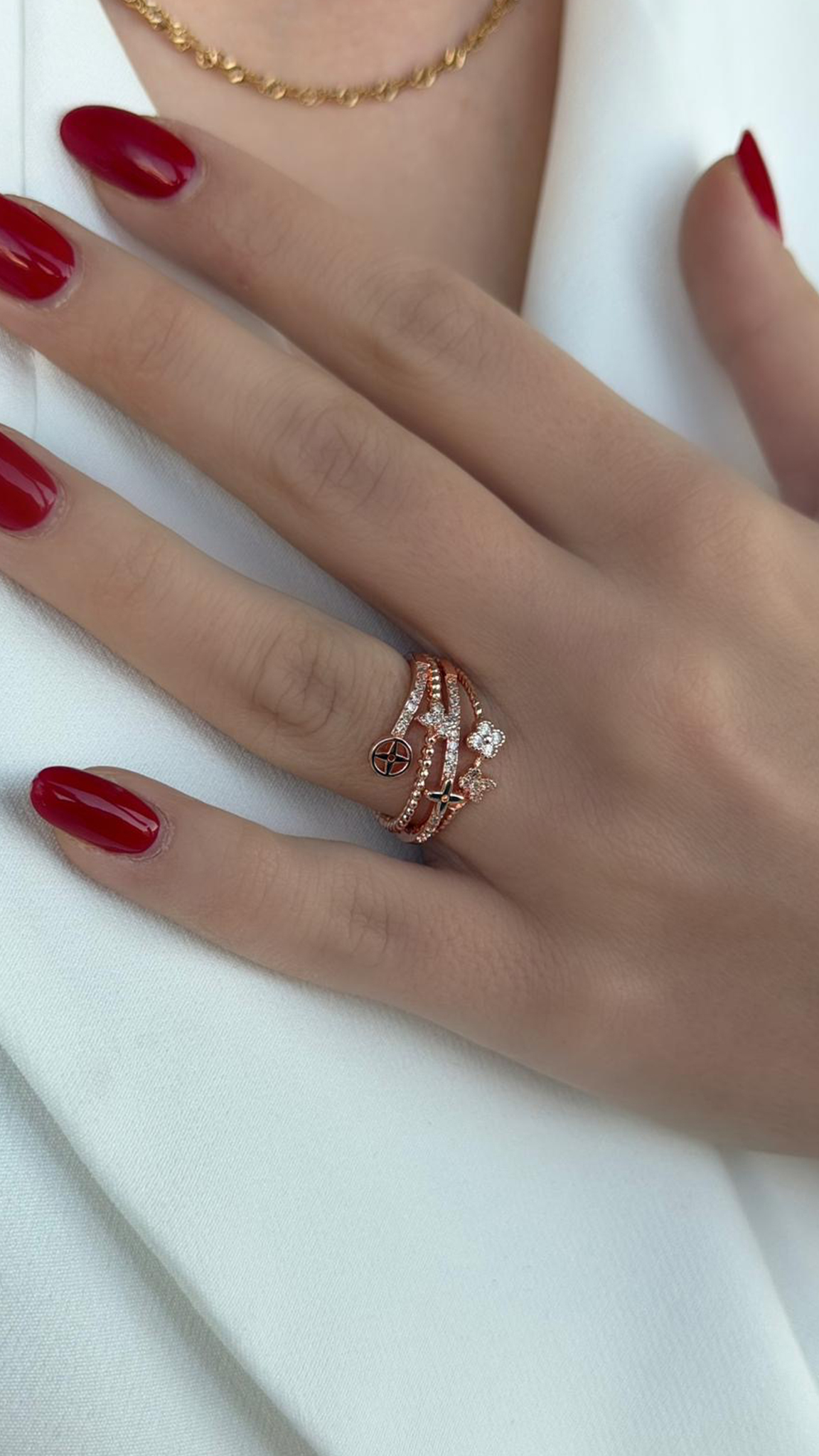 Çiçekli Üç Sıra Taşlı Rose Altın Kaplamalı Yüzük