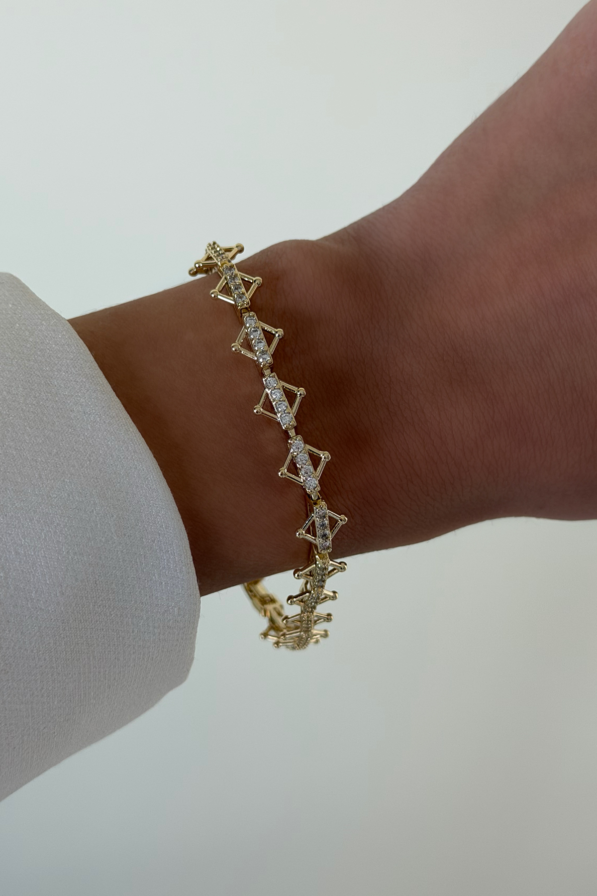 Su Yolu Üçgen Gold Bileklik