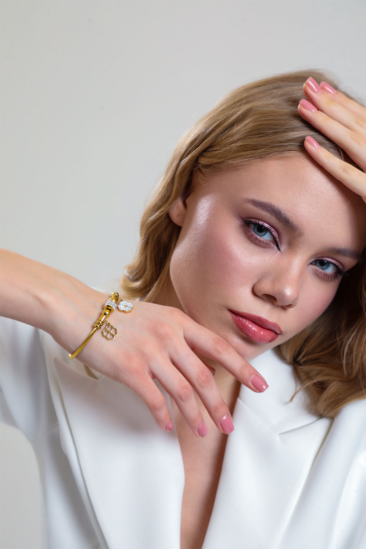 P. Model Çift Yonca Taşlı Gold Altın Kaplama Bileklik