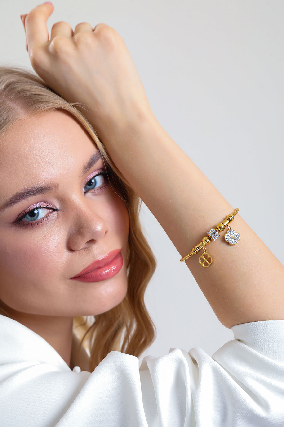 P. Model Çift Yonca Taşlı Gold Altın Kaplama Bileklik