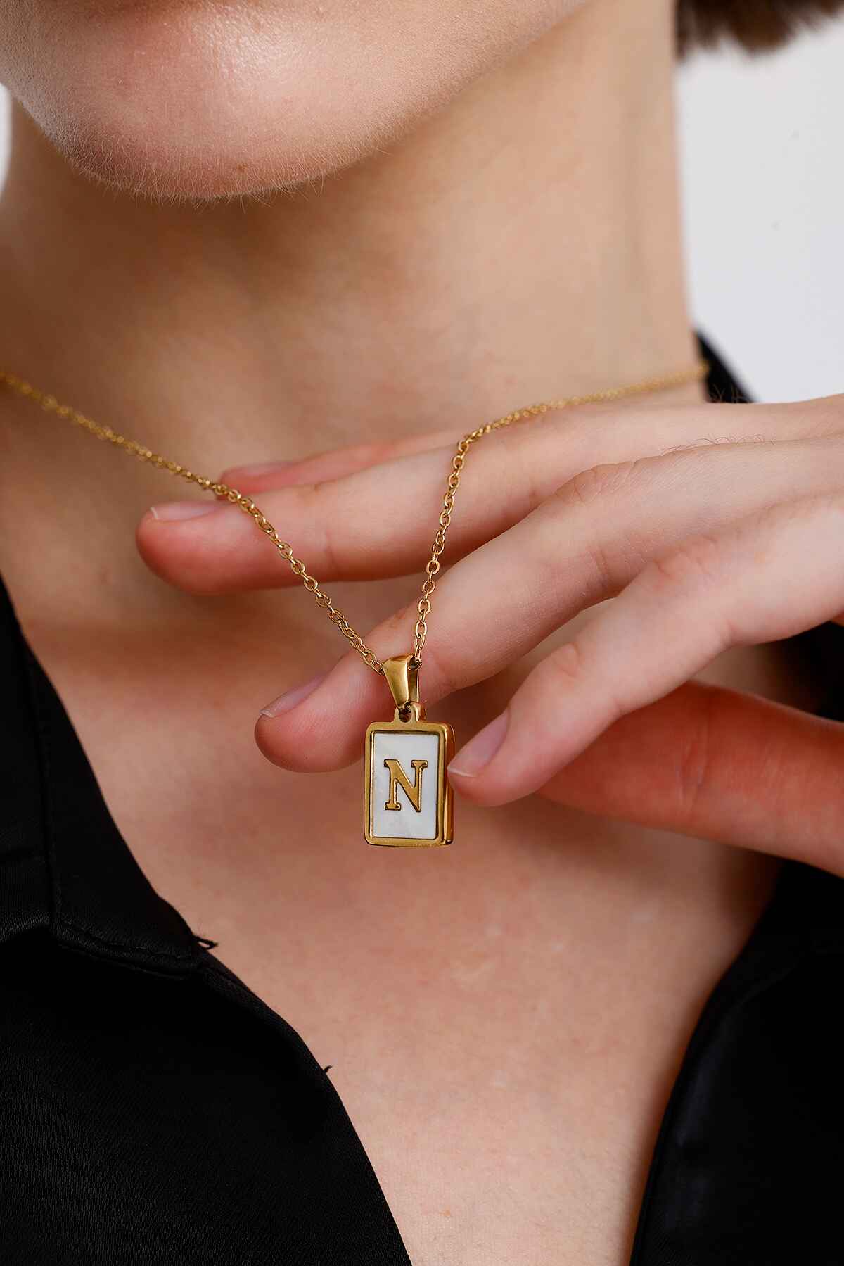 N Harfi Kare Gold Altın Kaplama Kolye